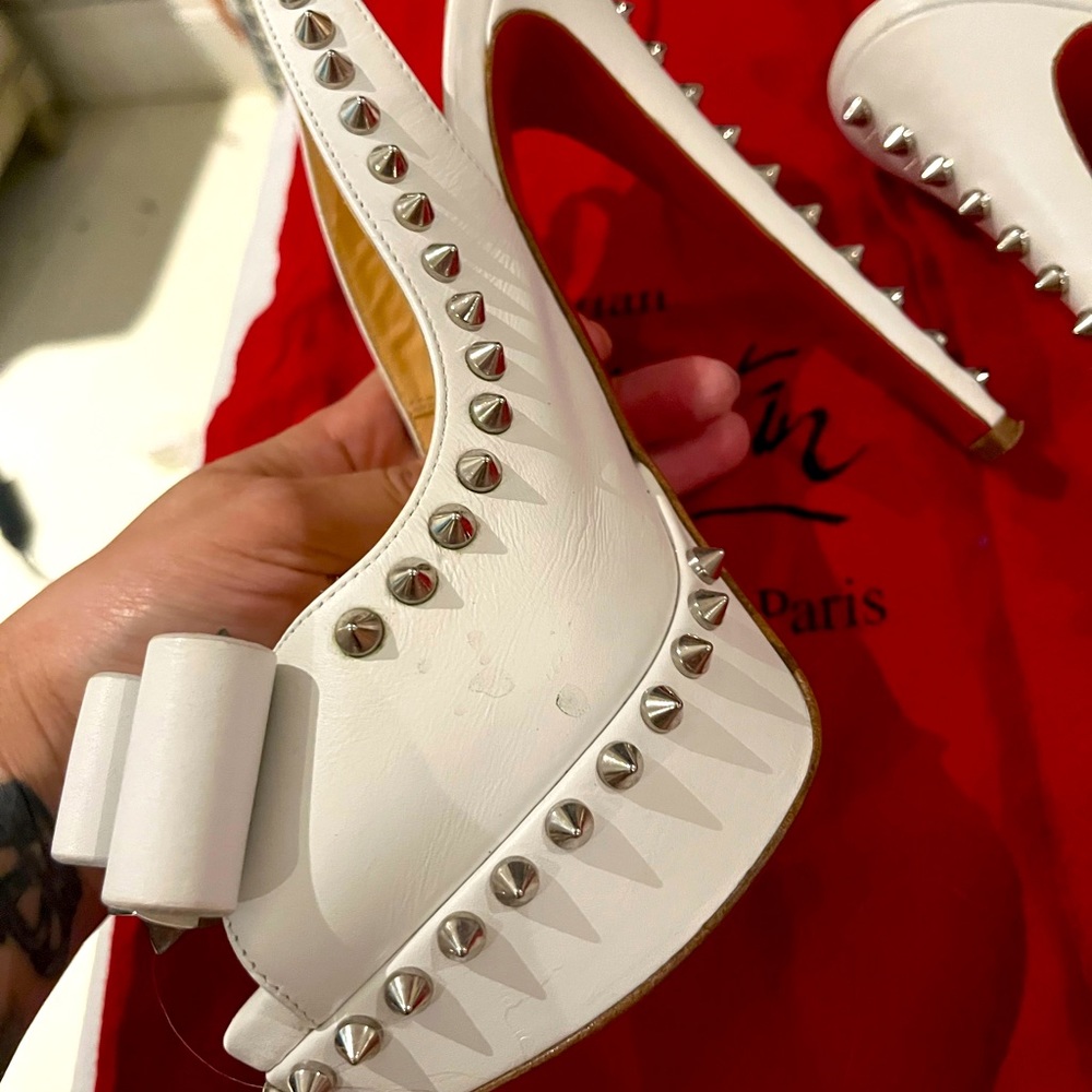 Authentic Christian louboutin